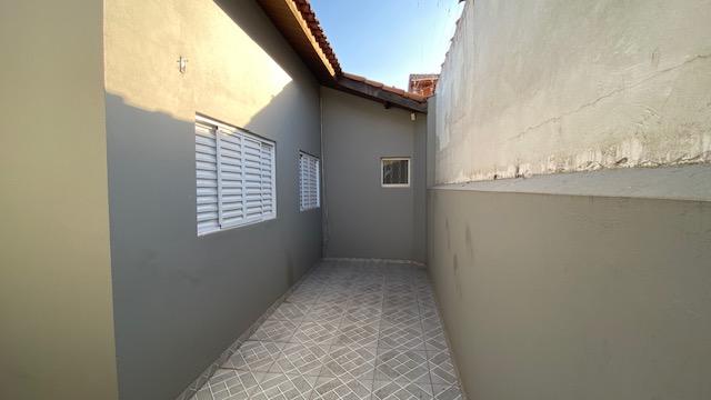 Casa à venda com 2 quartos, 70m² - Foto 5