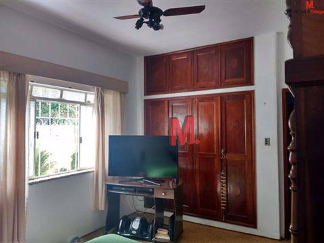 Casa à venda com 3 quartos, 201m² - Foto 11