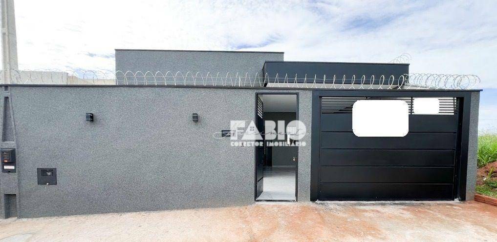 Casa à venda com 3 quartos, 91m² - Foto 1