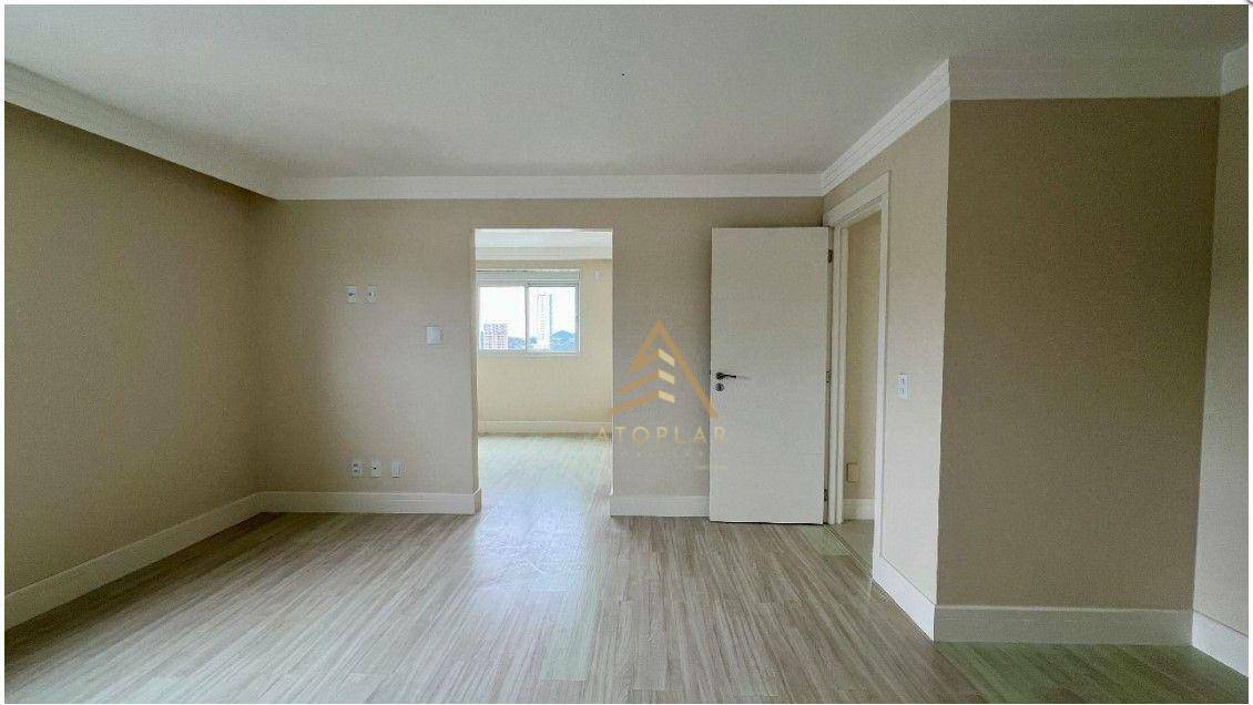 Apartamento à venda com 4 quartos, 151m² - Foto 10