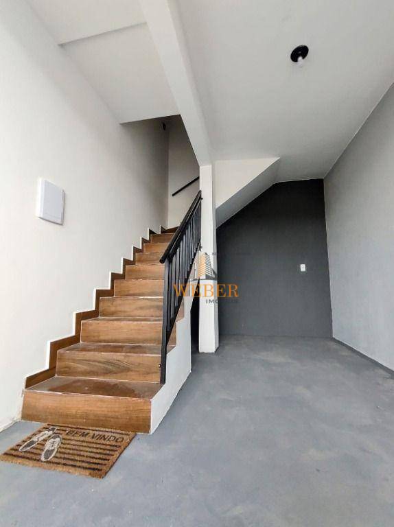 Casa à venda com 2 quartos, 82m² - Foto 4