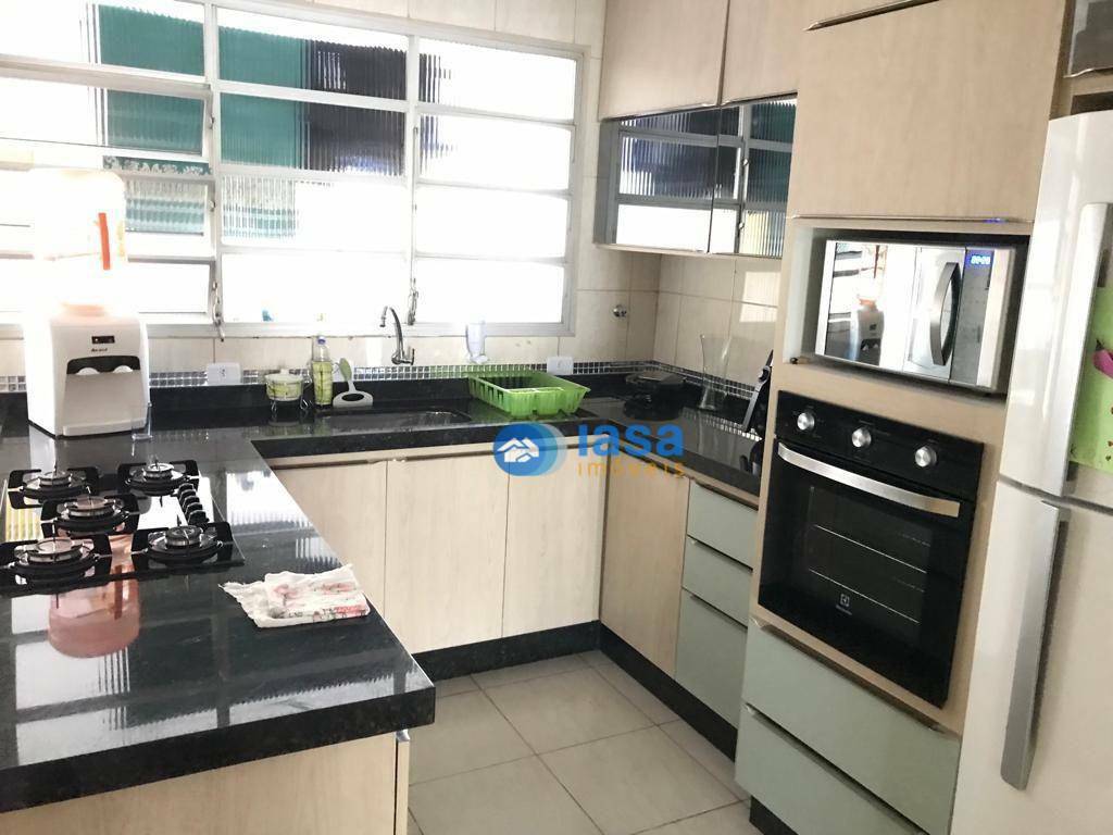 Apartamento à venda com 3 quartos, 192m² - Foto 1