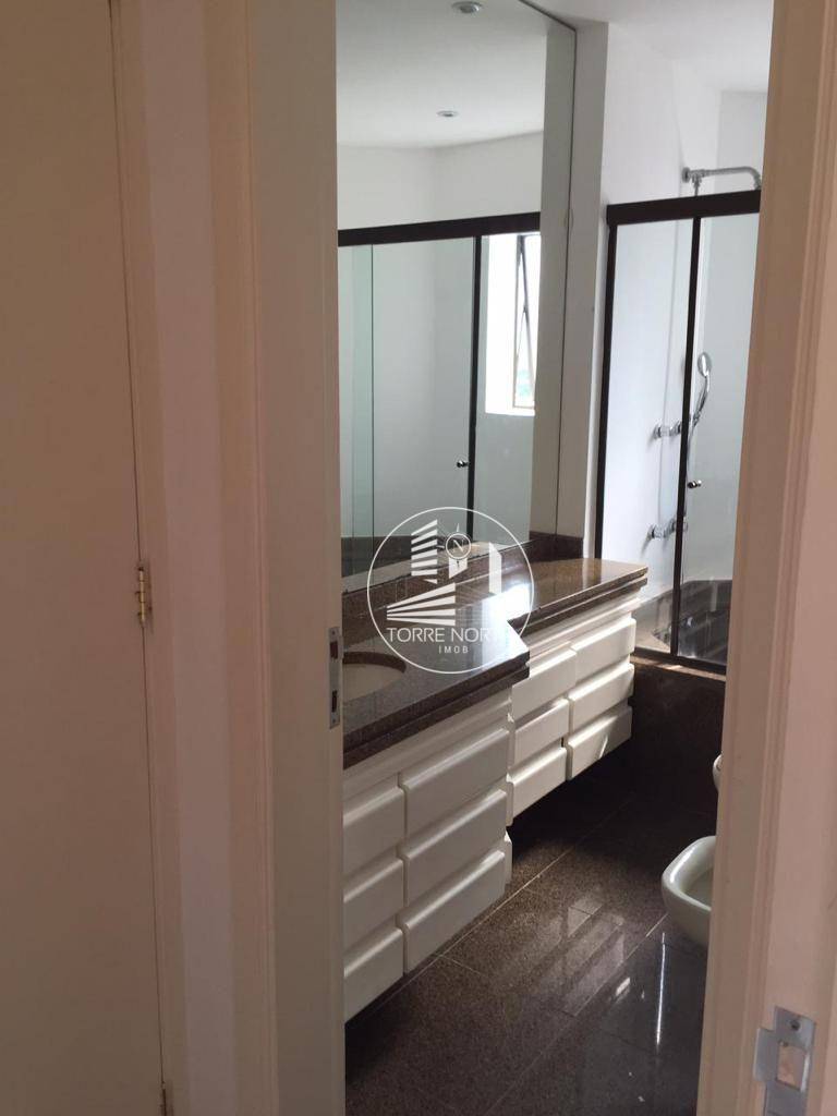 Apartamento para alugar com 3 quartos, 285m² - Foto 27