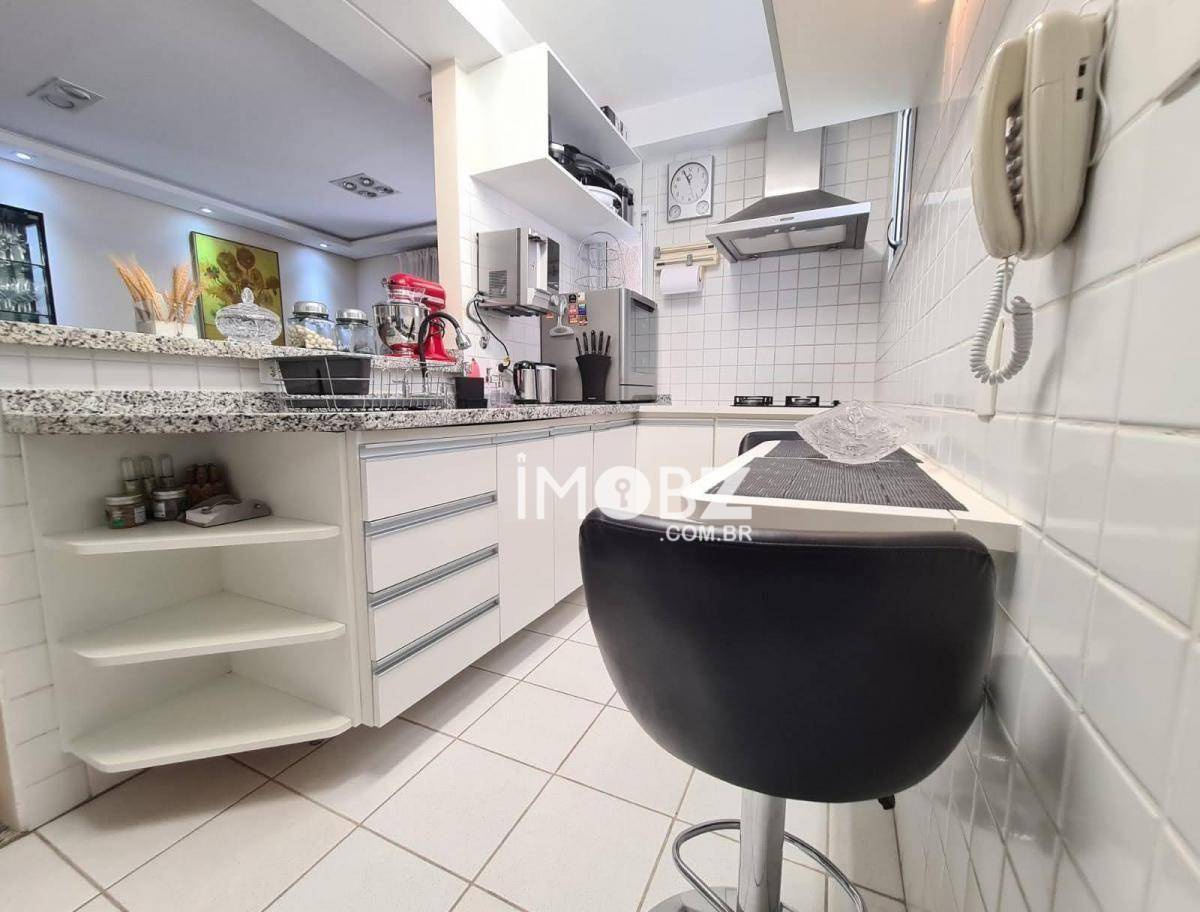 Apartamento à venda com 2 quartos, 72m² - Foto 10