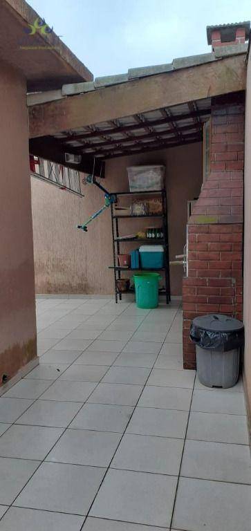 Casa de Condomínio à venda com 4 quartos, 132m² - Foto 2