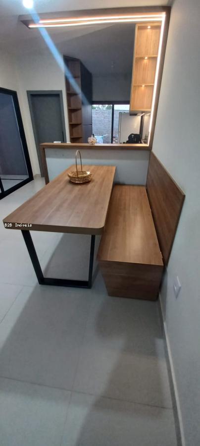 Casa à venda com 2 quartos, 51m² - Foto 5