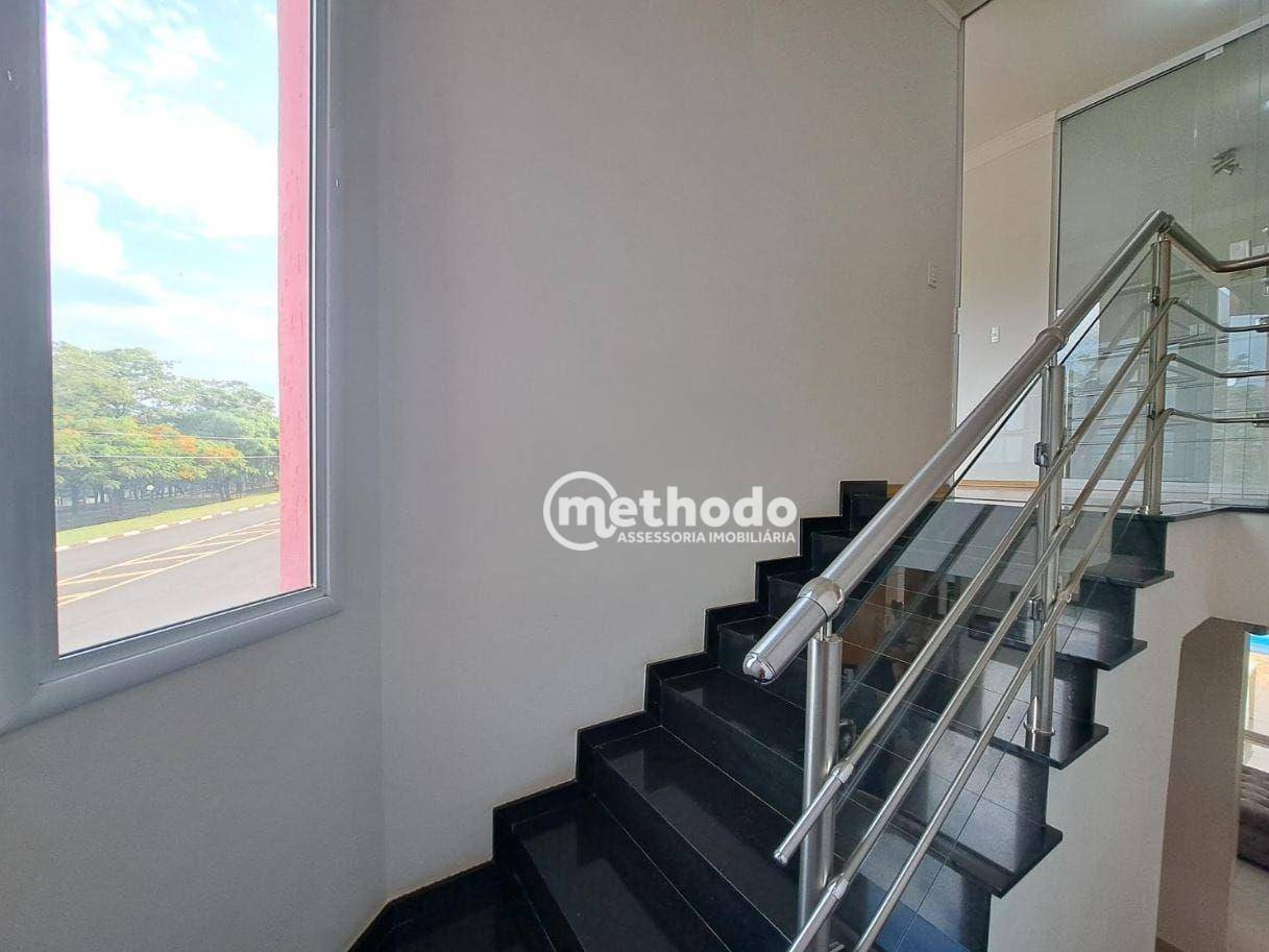 Casa de Condomínio à venda com 3 quartos, 226m² - Foto 4