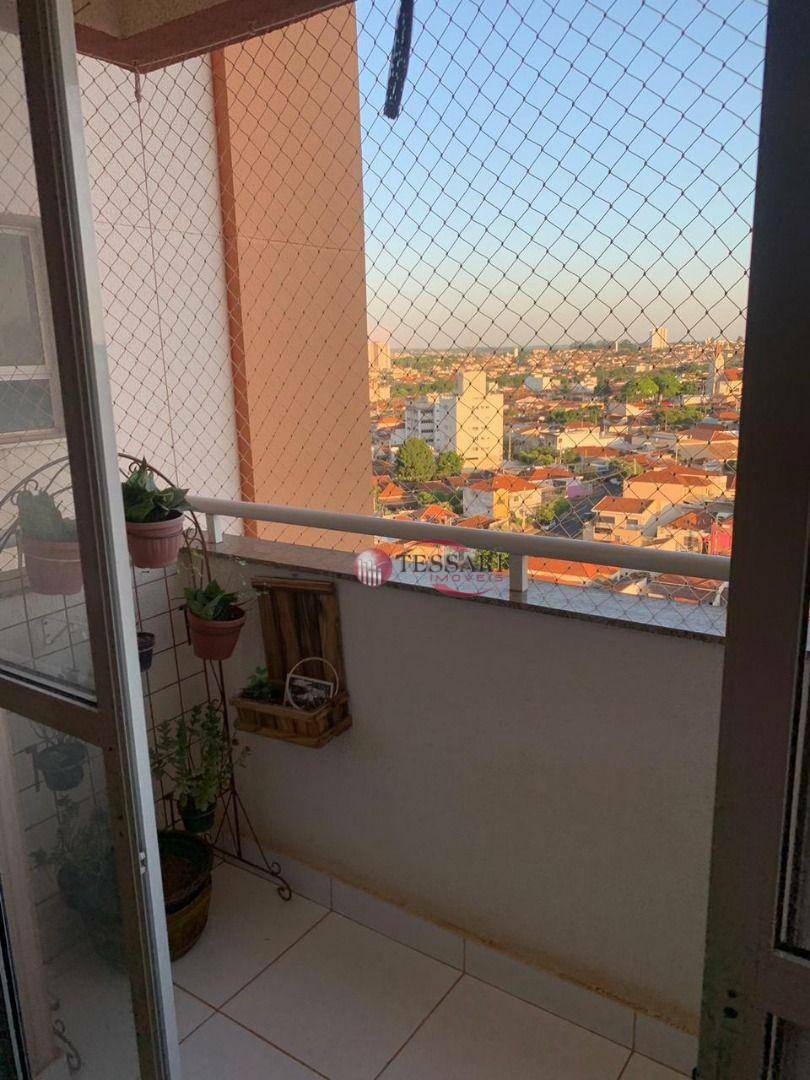 Apartamento à venda com 2 quartos, 70m² - Foto 17