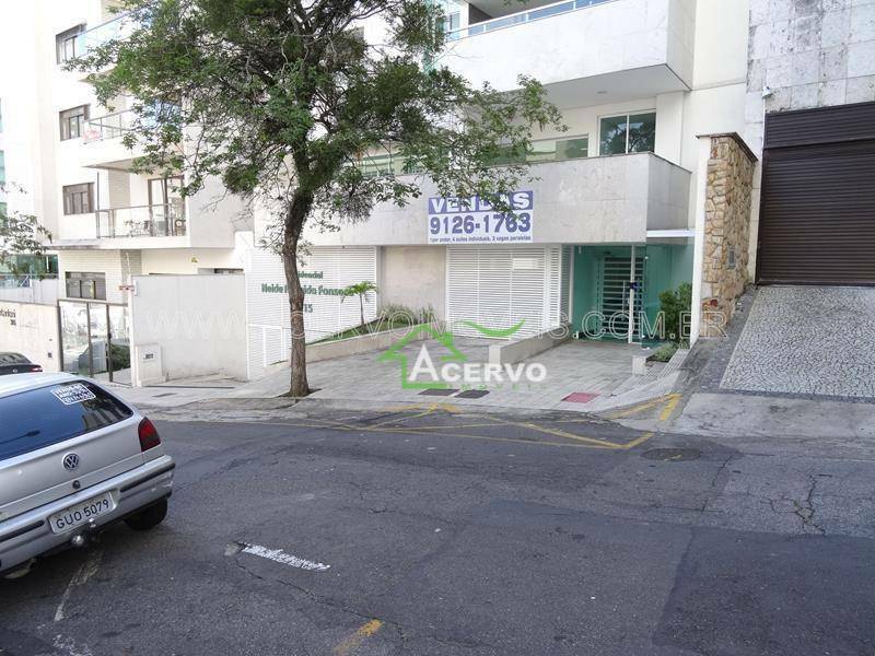 Apartamento à venda com 4 quartos, 256m² - Foto 2