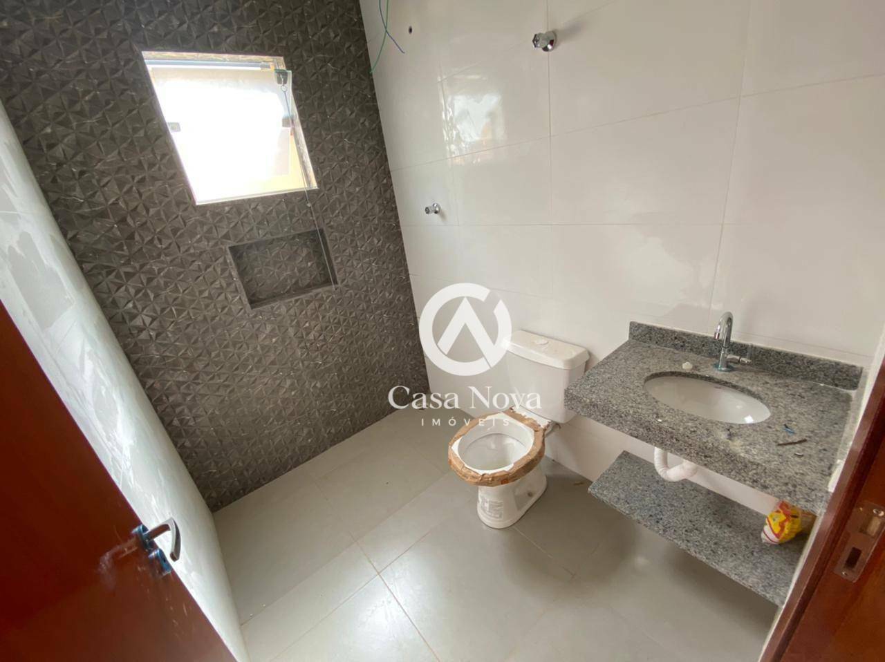 Casa à venda com 2 quartos, 65m² - Foto 4