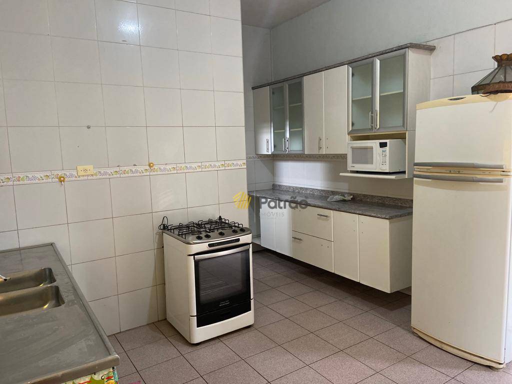 Sobrado à venda e aluguel com 4 quartos, 300m² - Foto 18