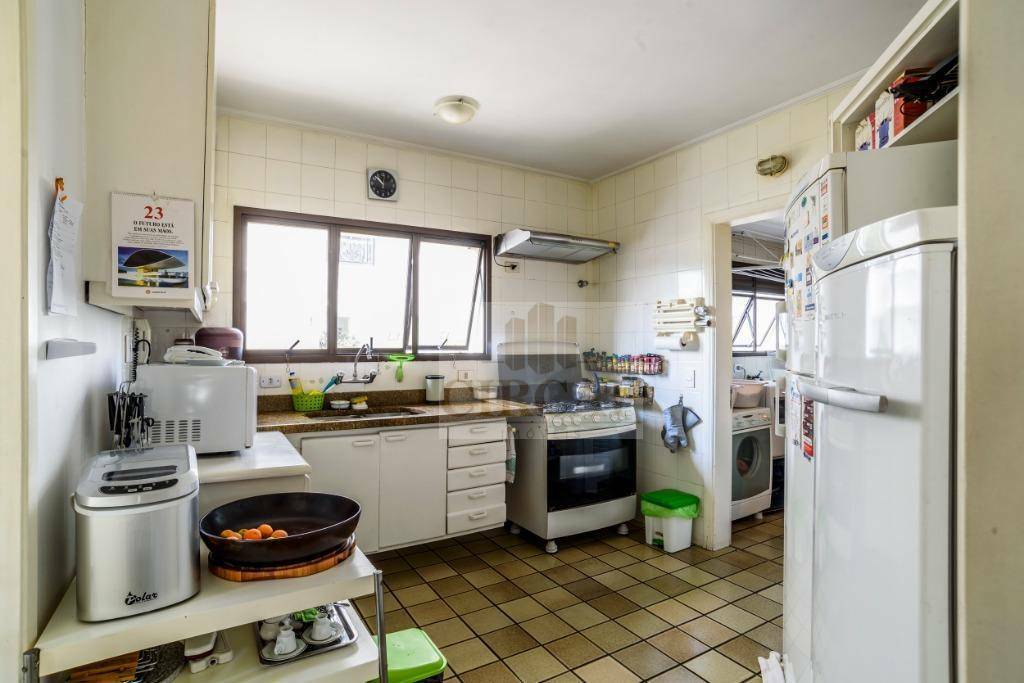 Apartamento à venda com 4 quartos, 210m² - Foto 13