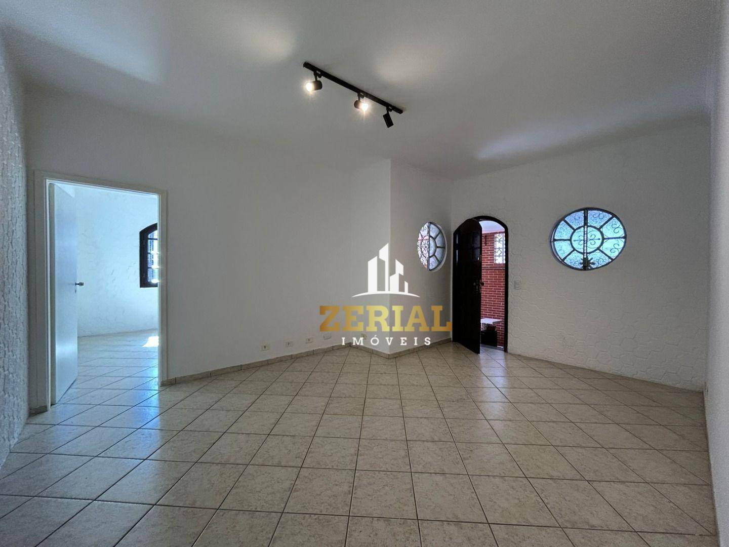 Casa para alugar com 2 quartos, 150m² - Foto 1