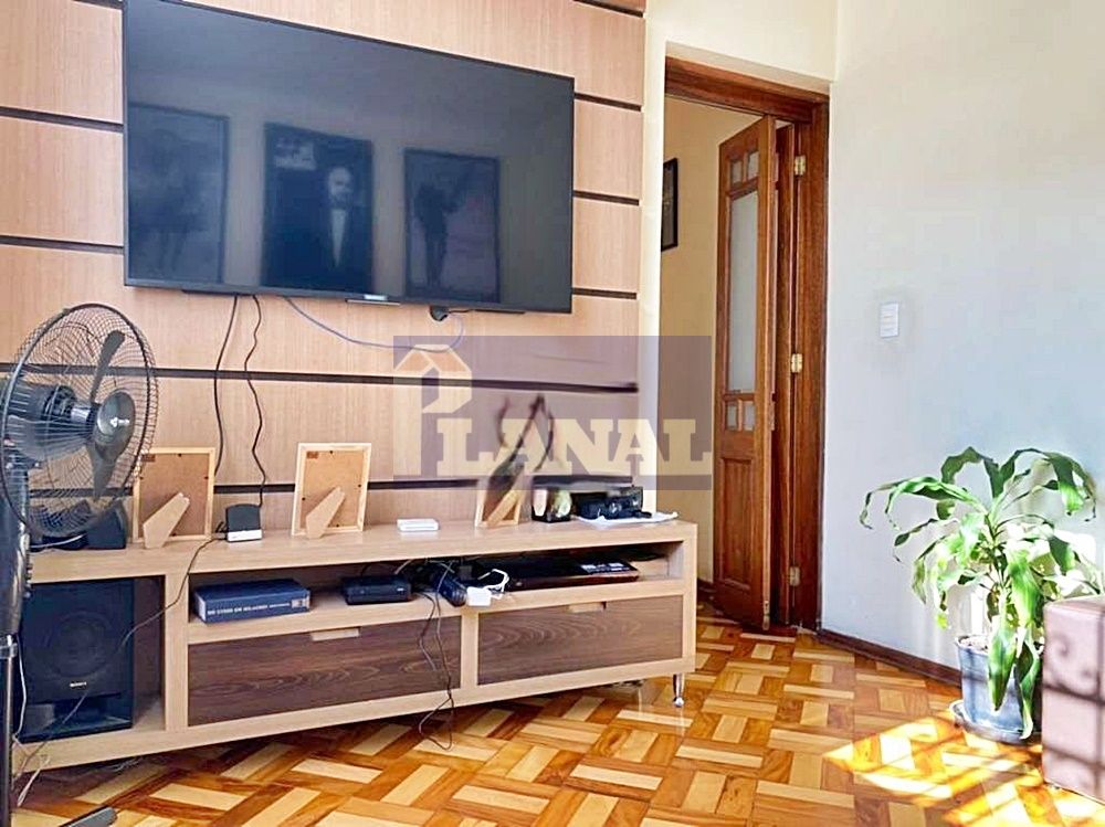 Sobrado à venda com 4 quartos, 216m² - Foto 2