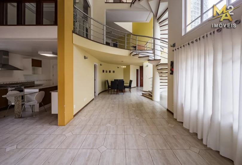 Casa à venda com 4 quartos, 1200m² - Foto 1