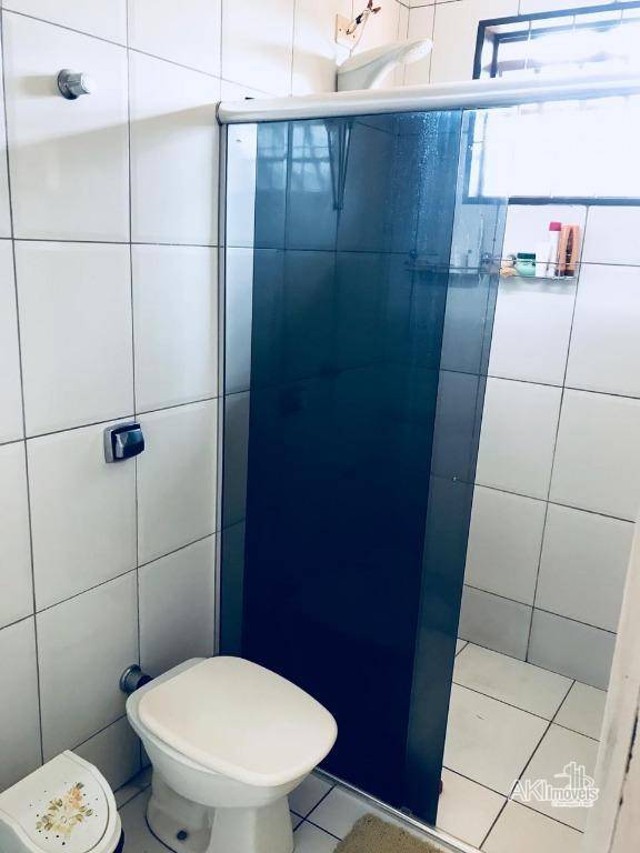 Casa à venda com 5 quartos, 200m² - Foto 17