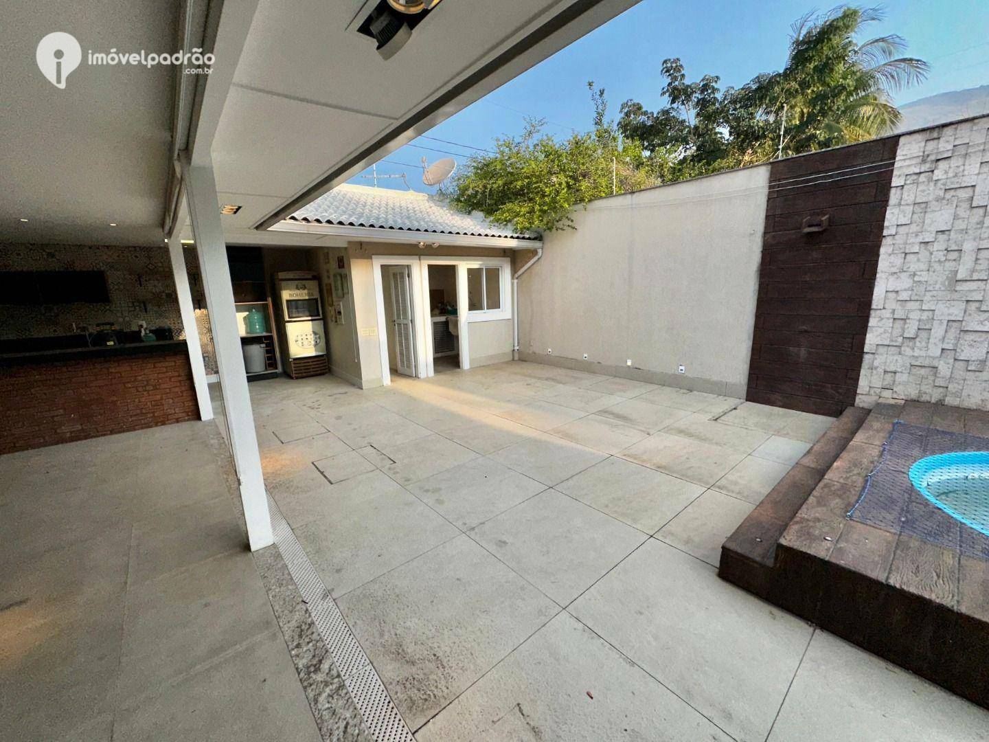 Casa de Condomínio à venda com 3 quartos, 300m² - Foto 31