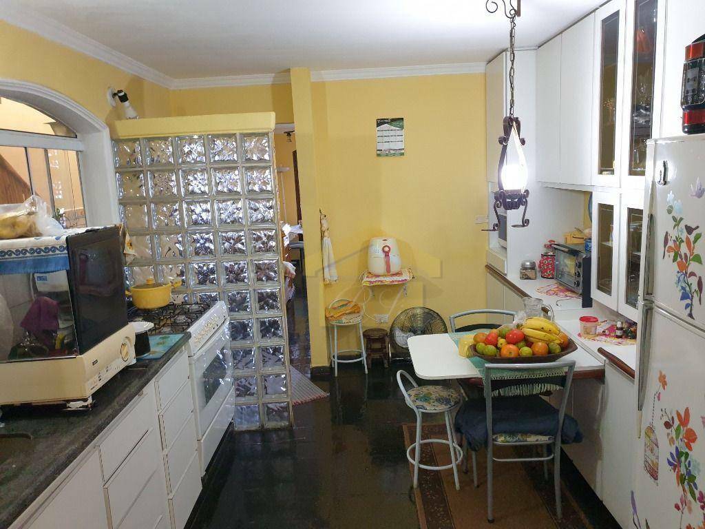 Sobrado à venda com 4 quartos, 180m² - Foto 8