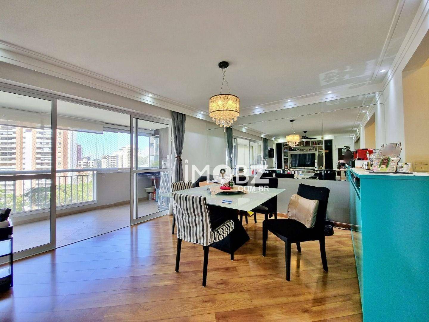 Apartamento à venda com 3 quartos, 121m² - Foto 1