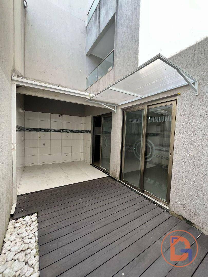 Casa à venda e aluguel com 3 quartos, 195m² - Foto 8