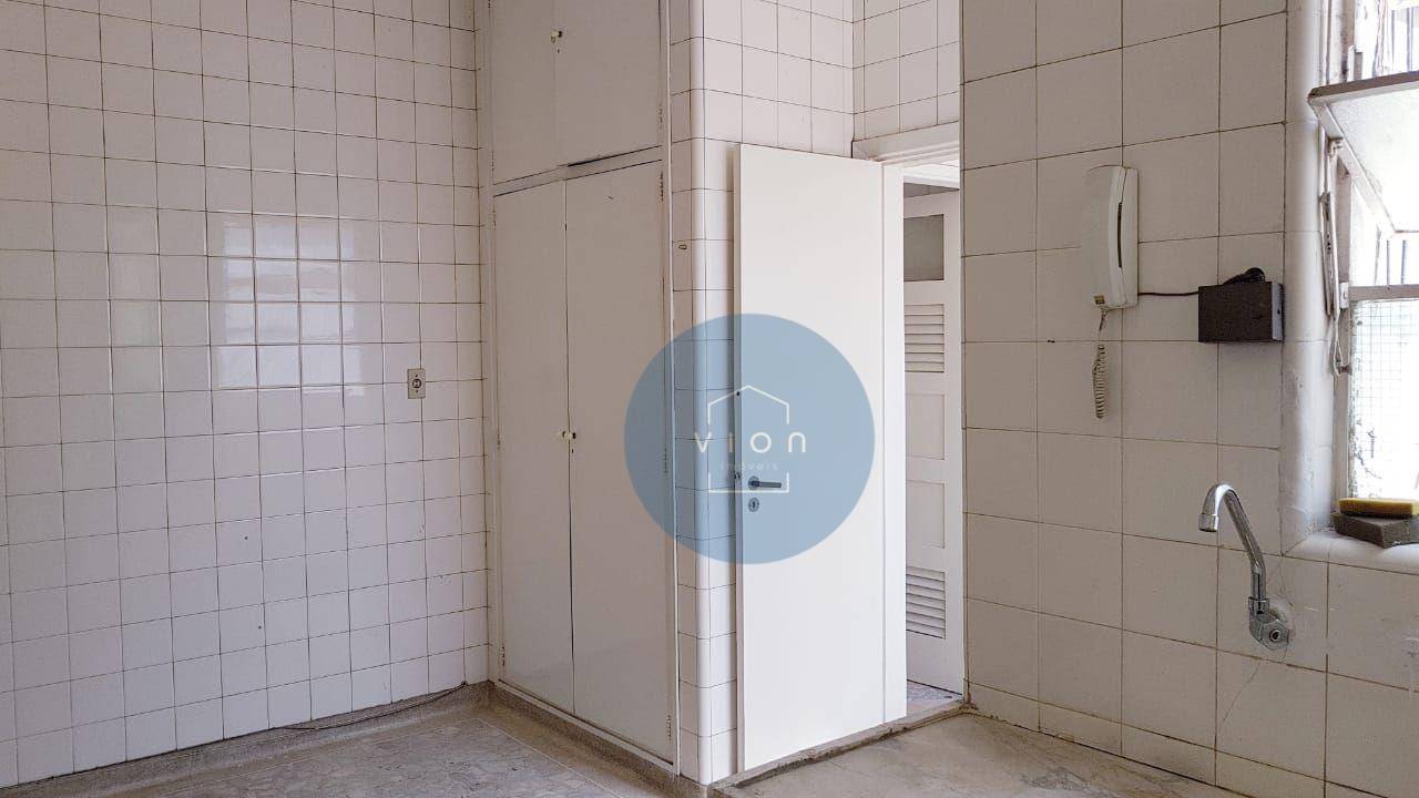 Apartamento para alugar com 3 quartos, 140m² - Foto 17