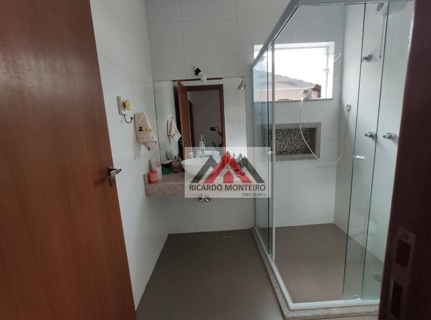 Casa à venda com 4 quartos, 210m² - Foto 24