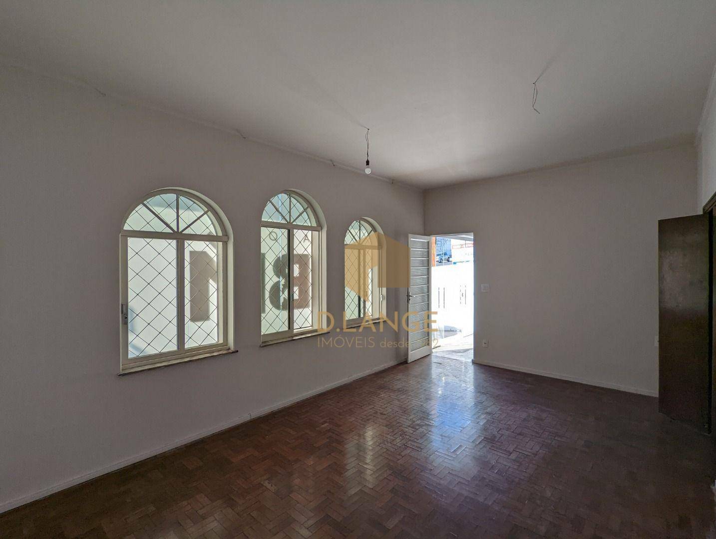 Casa para alugar com 3 quartos, 200m² - Foto 4