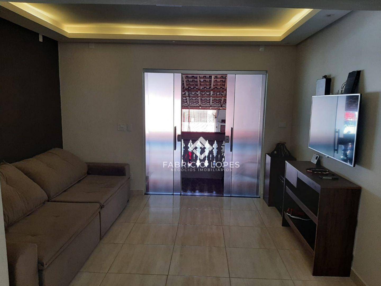 Casa à venda com 4 quartos, 180m² - Foto 2