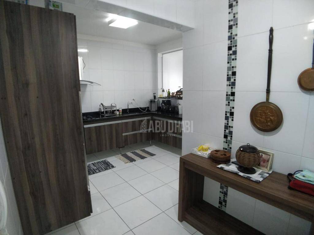 Apartamento à venda com 3 quartos, 116m² - Foto 19