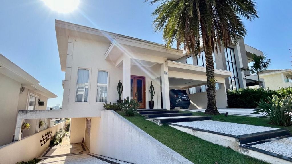 Casa de Condomínio à venda com 4 quartos, 380m² - Foto 2