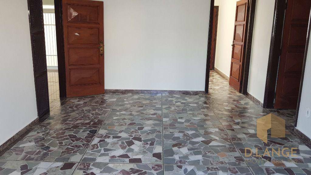 Casa para alugar com 3 quartos, 250m² - Foto 12