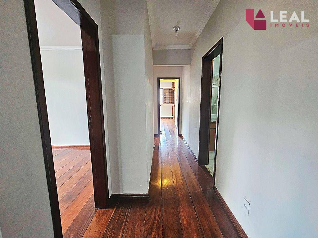 Apartamento para alugar com 3 quartos, 130m² - Foto 15