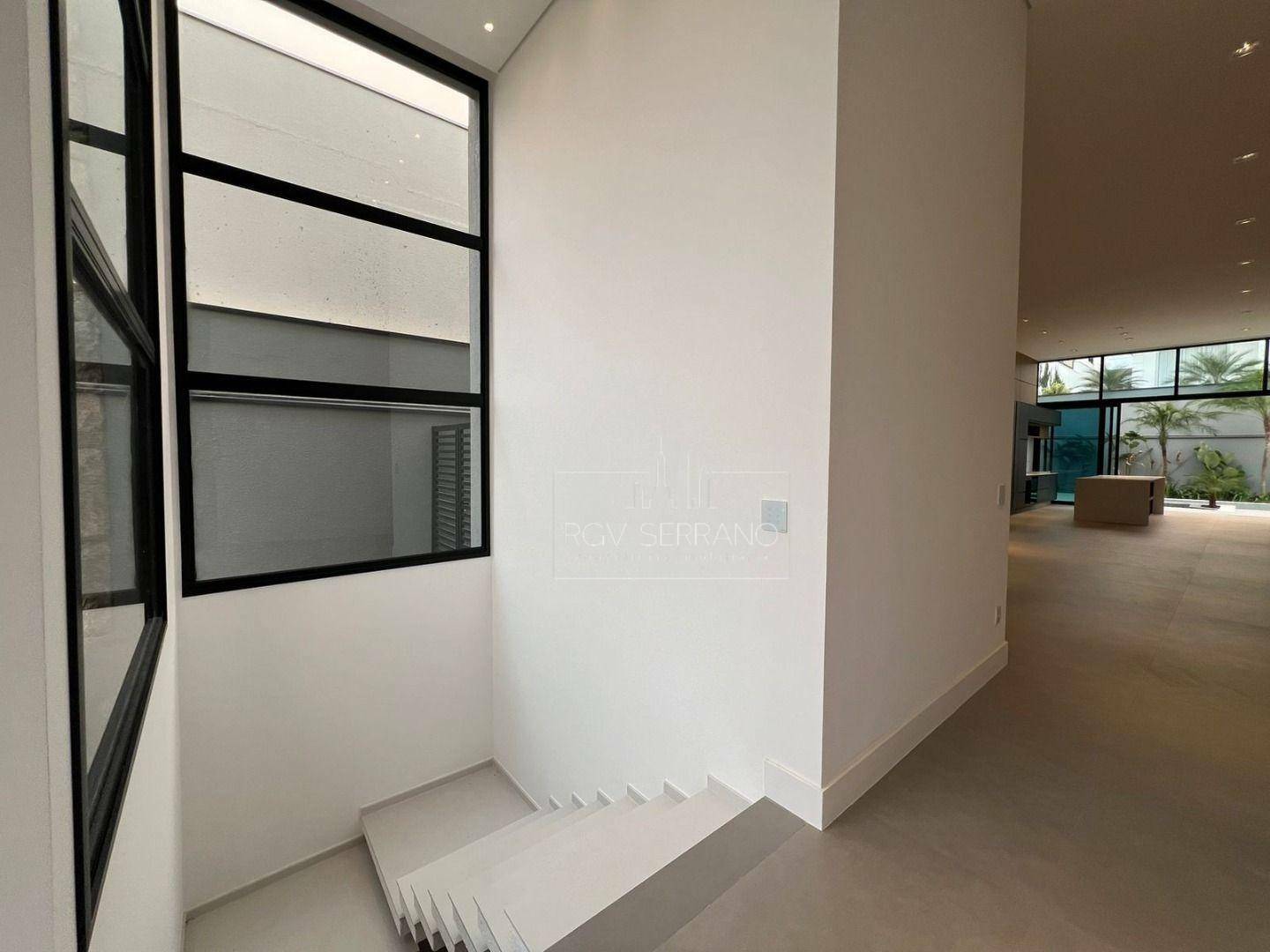 Casa de Condomínio à venda com 3 quartos, 290m² - Foto 4