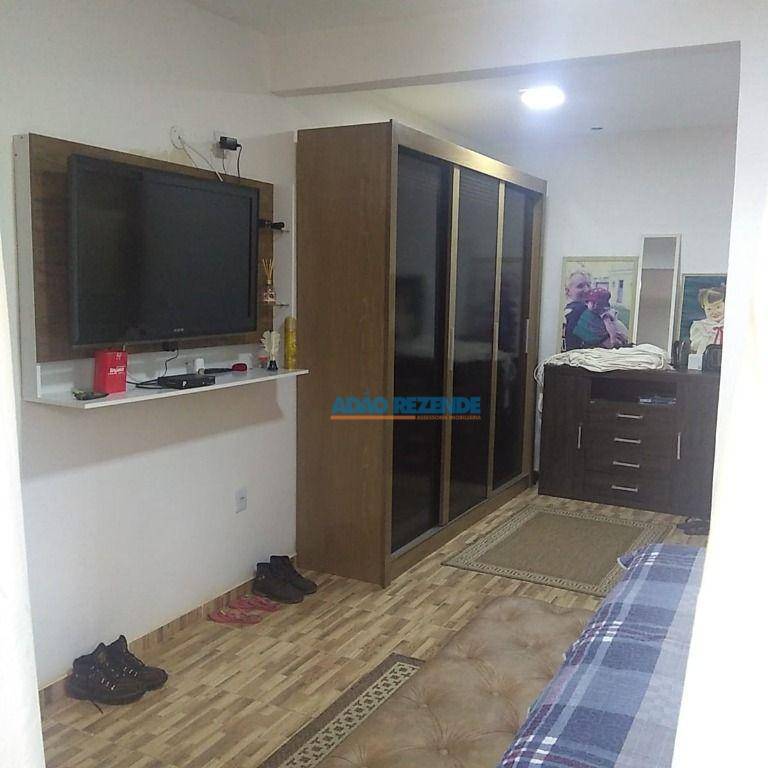 Casa à venda com 2 quartos, 62m² - Foto 3