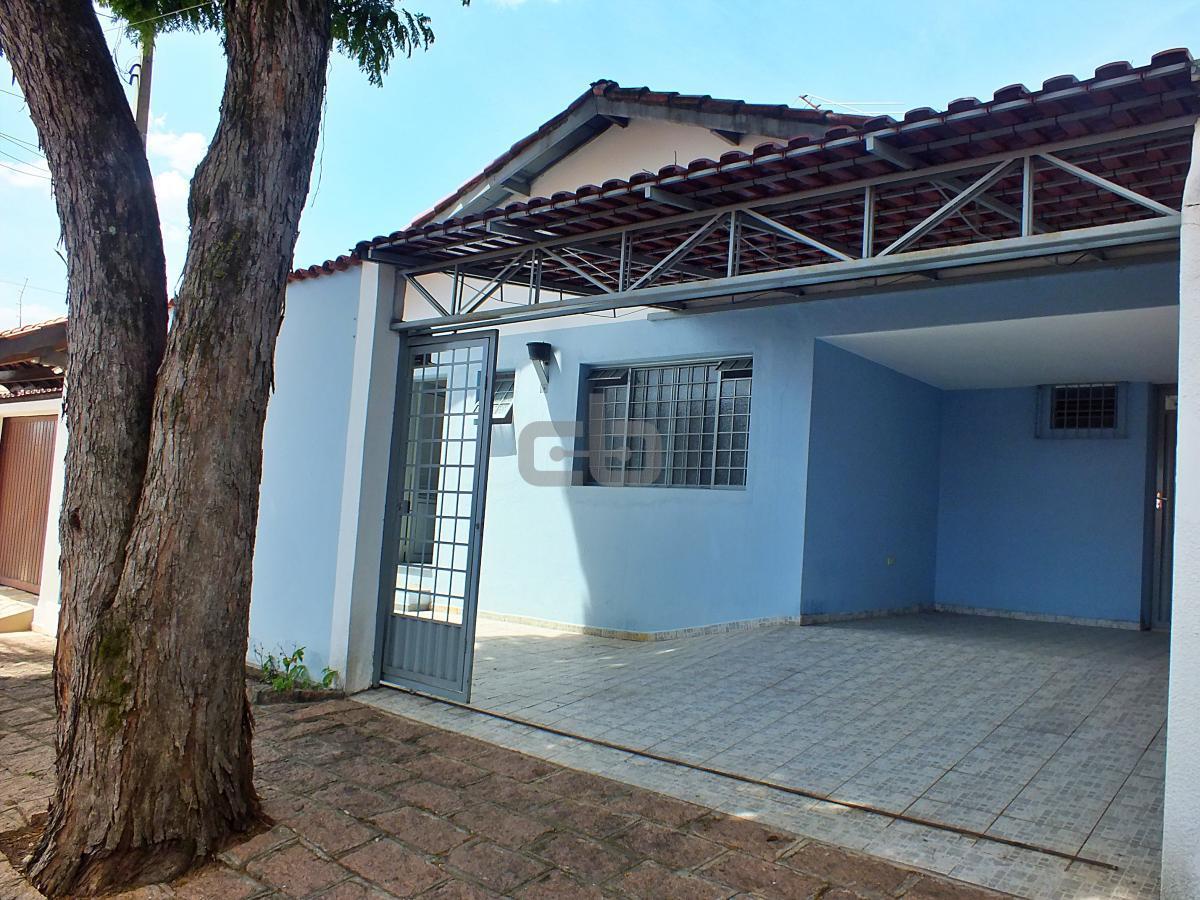 Casa à venda com 4 quartos, 310m² - Foto 2