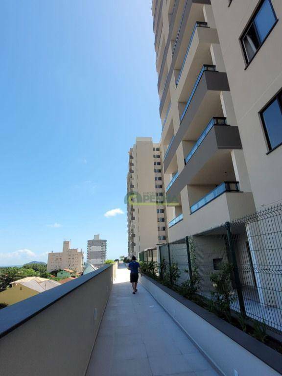 Apartamento para alugar com 2 quartos, 71m² - Foto 4