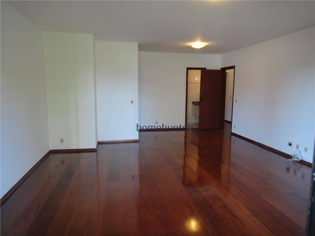 Apartamento à venda com 3 quartos, 140m² - Foto 19