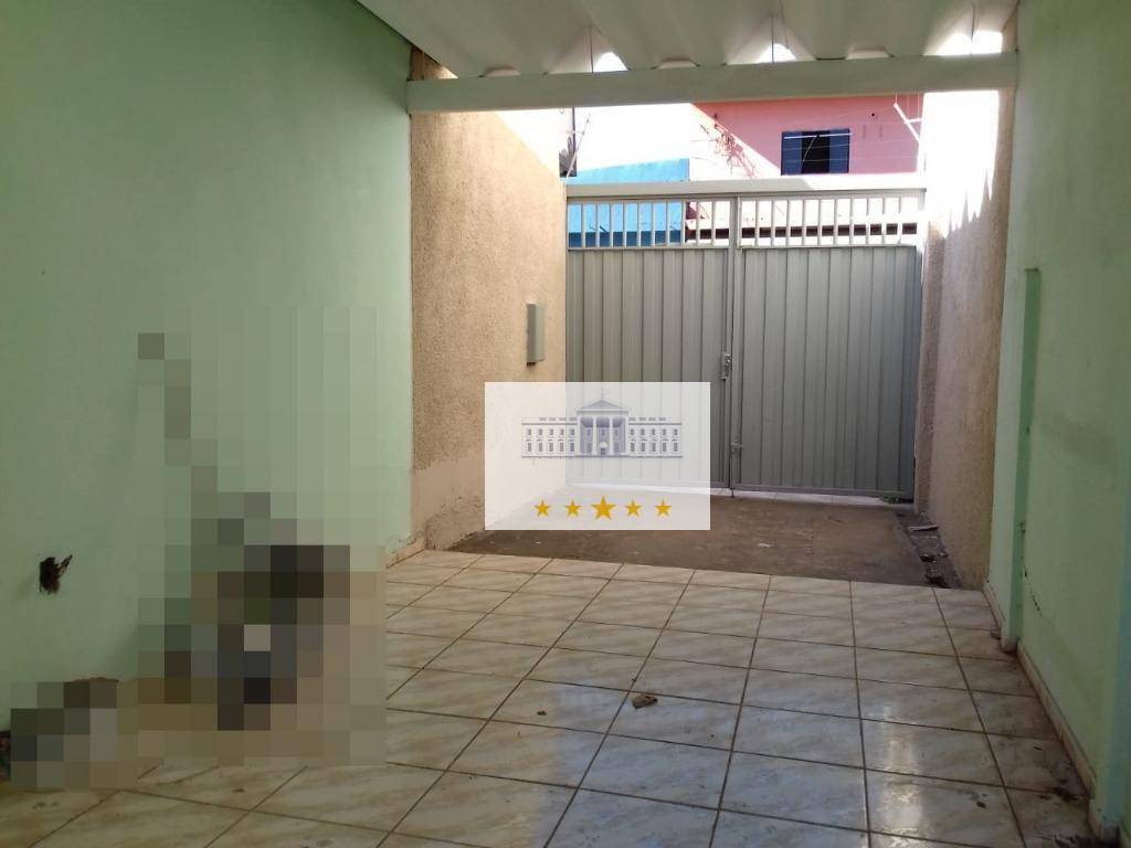 Casa à venda com 3 quartos, 200m² - Foto 1