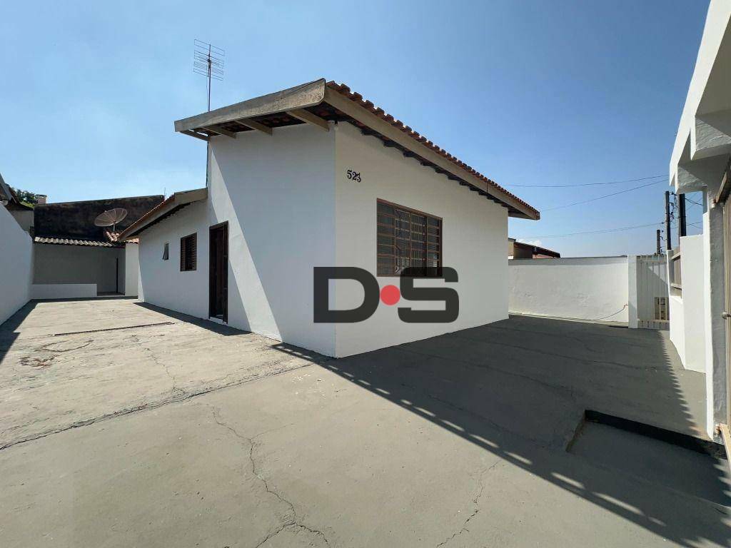 Casa à venda com 4 quartos, 164m² - Foto 3