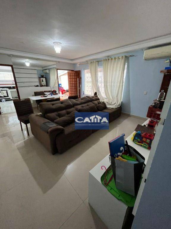 Sobrado à venda com 4 quartos, 350m² - Foto 1