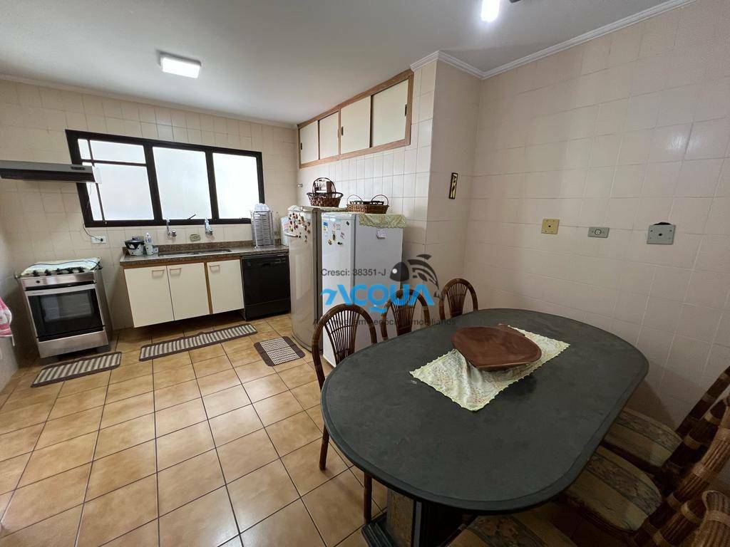 Apartamento à venda com 3 quartos, 140m² - Foto 3