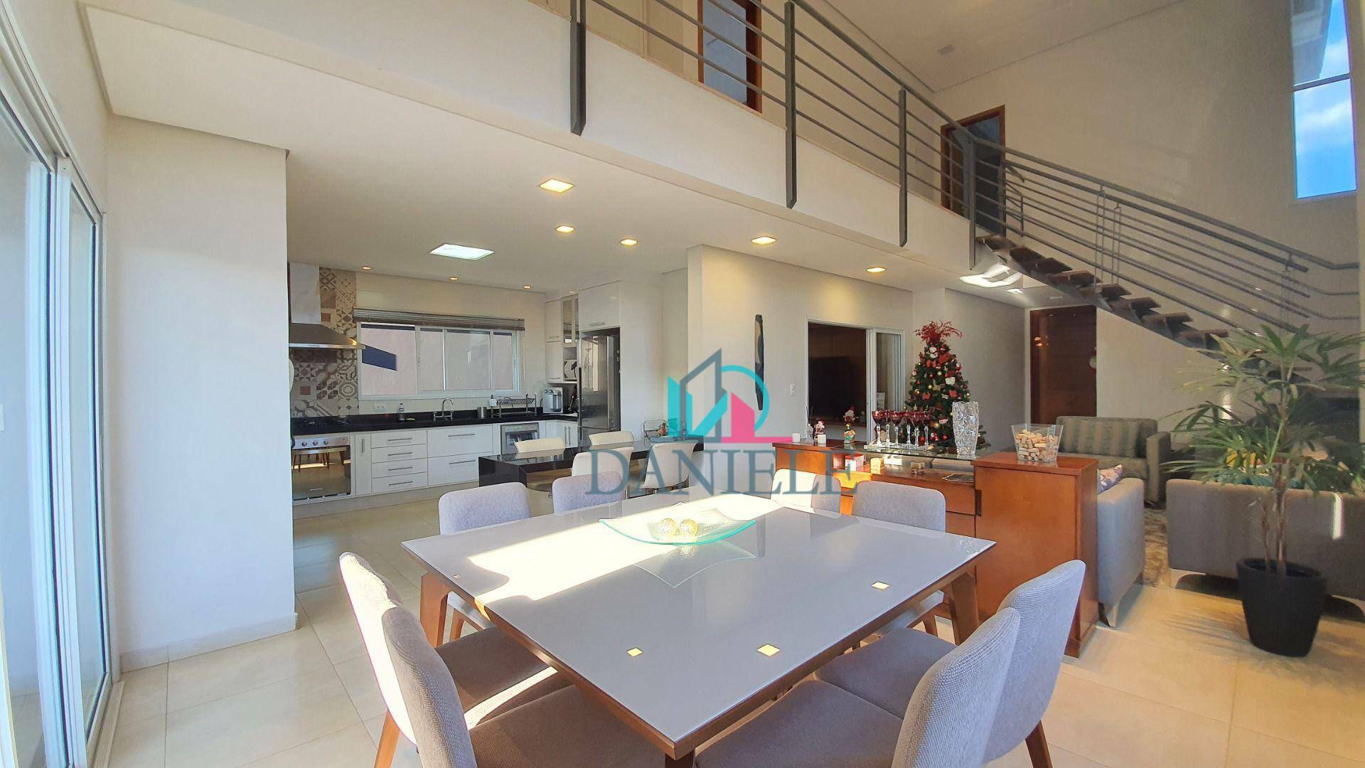 Casa de Condomínio à venda com 3 quartos, 259m² - Foto 1