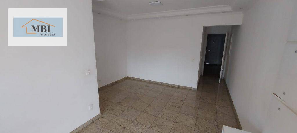 Apartamento à venda com 3 quartos, 70m² - Foto 2