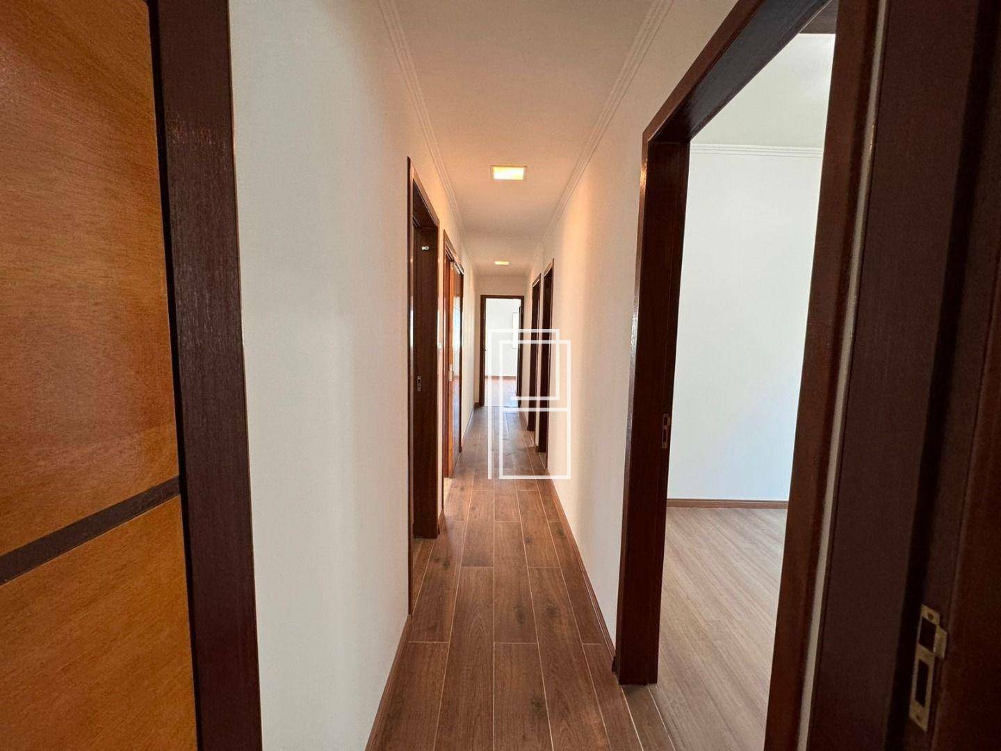 Casa à venda com 4 quartos, 230m² - Foto 11