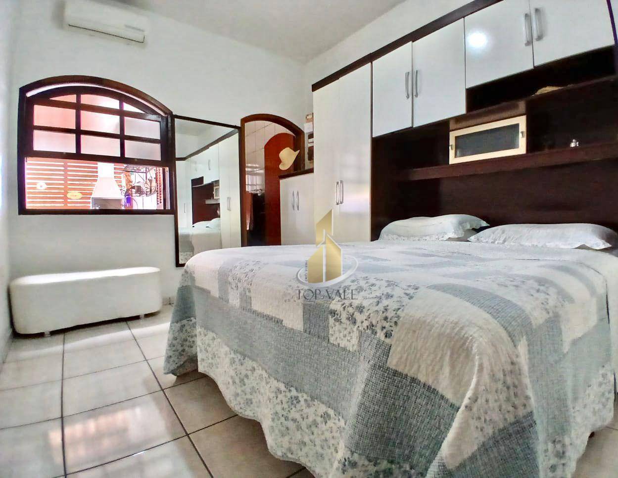 Casa à venda com 3 quartos, 216m² - Foto 15