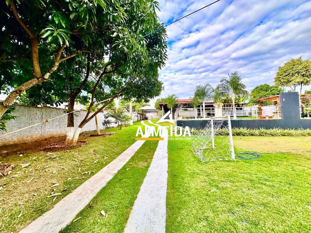 Chácara, 3 quartos, 1050 m² - Foto 2