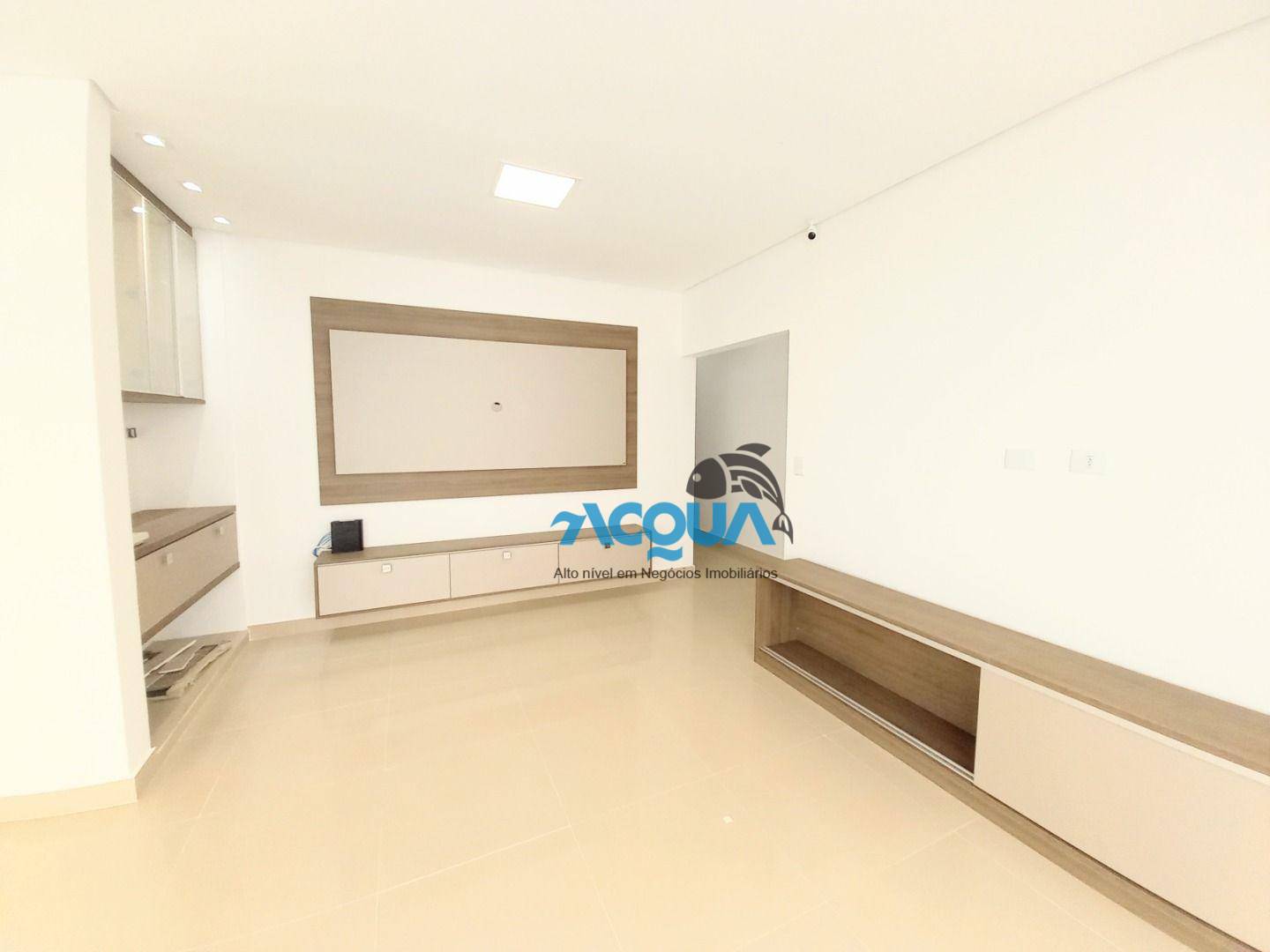 Apartamento à venda com 3 quartos, 300m² - Foto 3