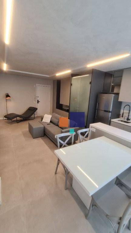 Apartamento à venda com 2 quartos, 70m² - Foto 2