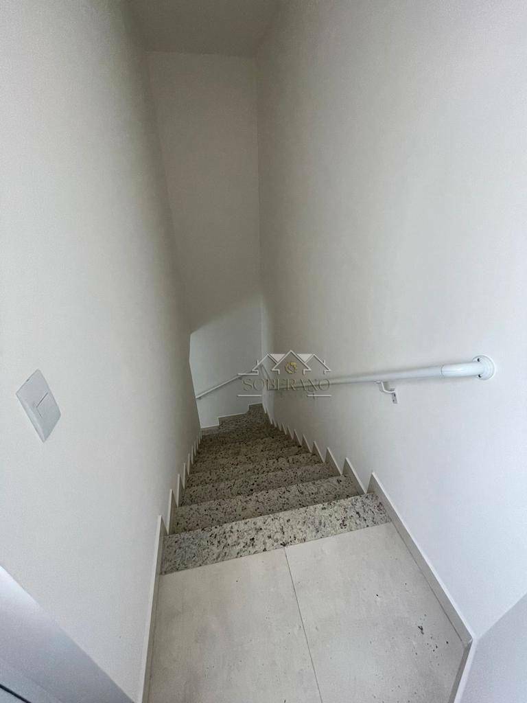 Cobertura à venda com 2 quartos, 80m² - Foto 4