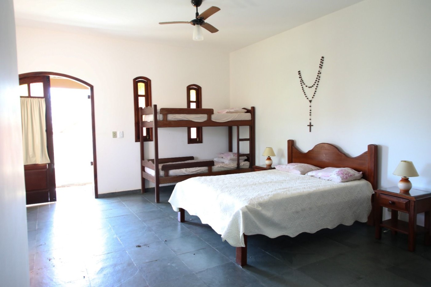 Casa para alugar com 3 quartos, 1250m² - Foto 16